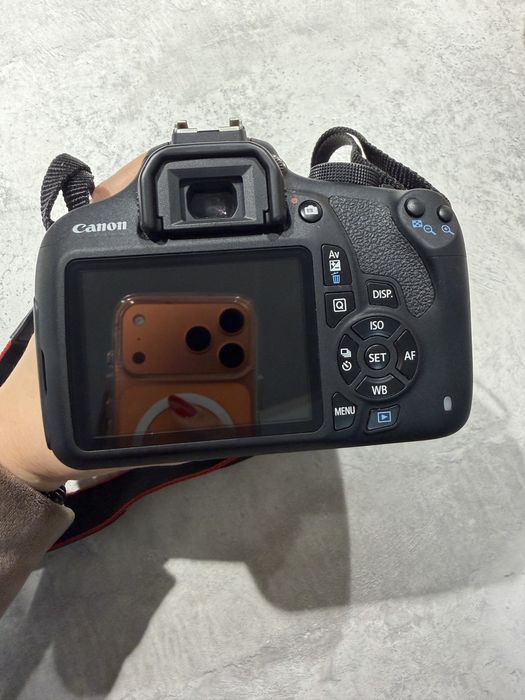 Canon EOS 1200D + об’єктив Canon EF-S 18-135 mm