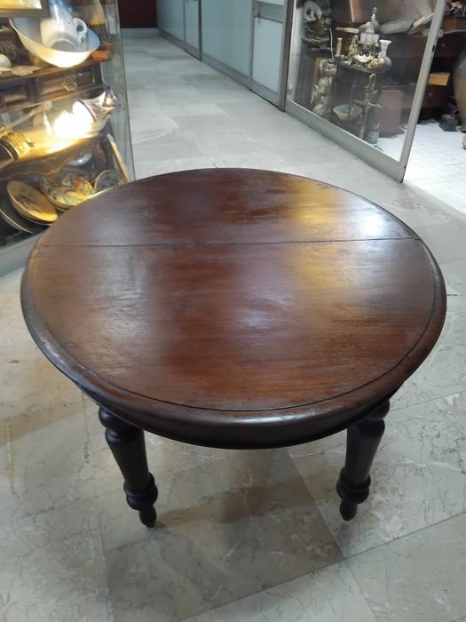 Mesa sala jantar em madeira  de vinhatico