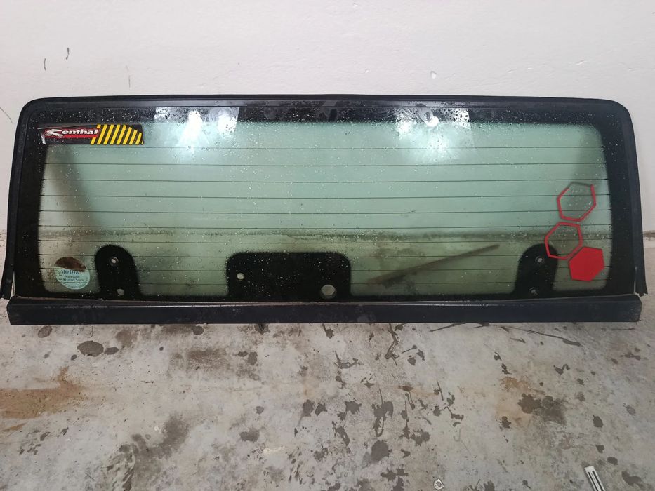 Szyba tył tylna z kalpy bagażnika Opel Frontera A 3 Drzwi