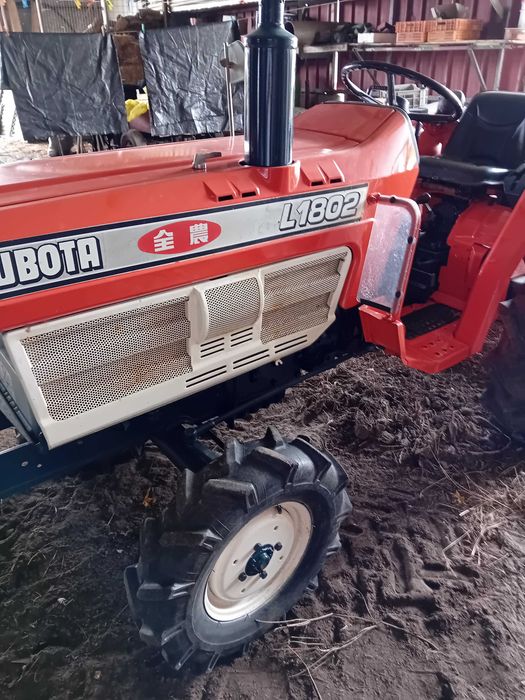 Trator Kubota ZL1802 (20cv)