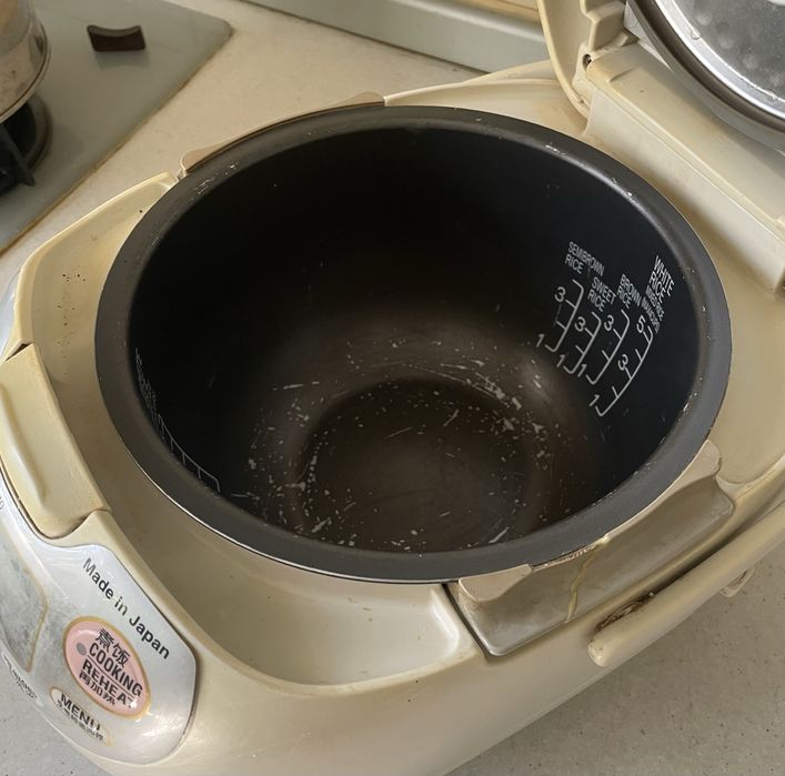 Мультиварка, Рисоварка Zojirushi Японії