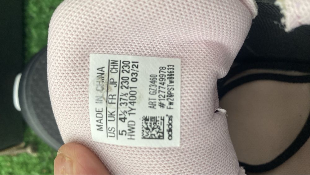 Кросівки adidas орігінал...