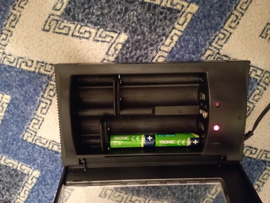 Зарядний пристрій для батарейок Panasonic BQ-4FE (АА, ААА, D, C, 9v)