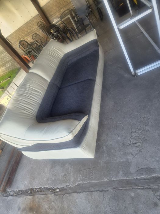 Sofa skórzano- materiałowa