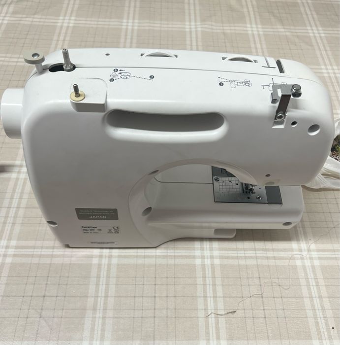 Máquina de Costura - Brother XL-2600