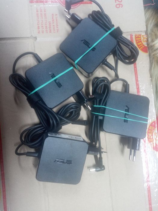 Електрошрот Asus 65W 19V 3.42A 4.0/1.35 блок живлення зарядне питания