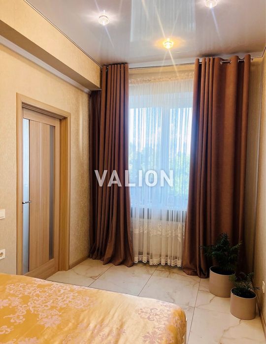 Продам двокімнатну квартиру, пр-т Миру, б. 21, м. Чернігів. Центр.