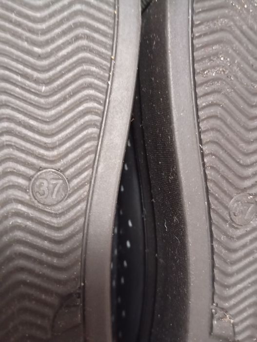 Кросівки шкіряні 37р