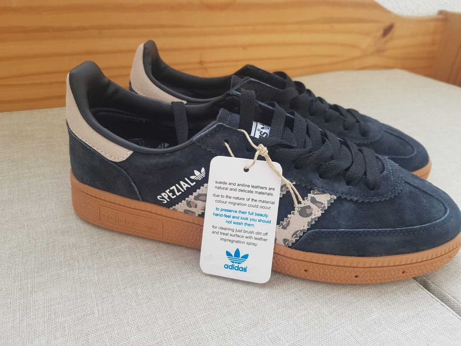 Ténis Novos com etiqueta Adidas 38 Preto baço