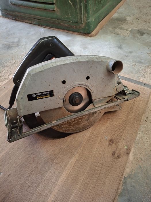 Serra circular eletrica black&decker