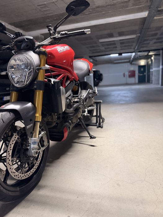 Ducati Monster 1200S