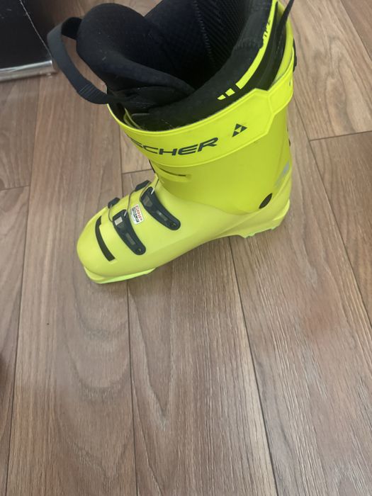 wyczynowe buty narciarskie Fischer RC4 130 MV BOA