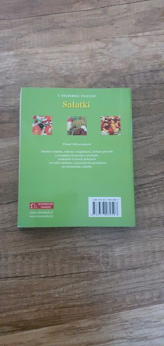 Ilustrowana książeczka z przepisami na sałatki