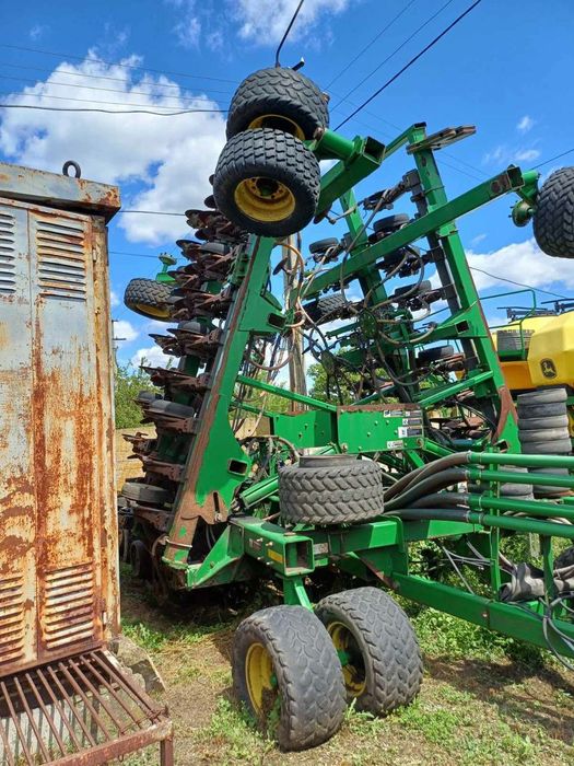 Посевной комплекс зерновой John Deere 1890 с прицепным  баком 1910