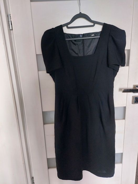 Sukienka klasyczna elegancka 42