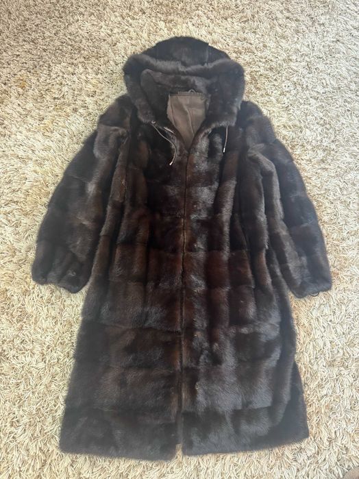 Продам норкову шубу у відмінному стані у м. Суми