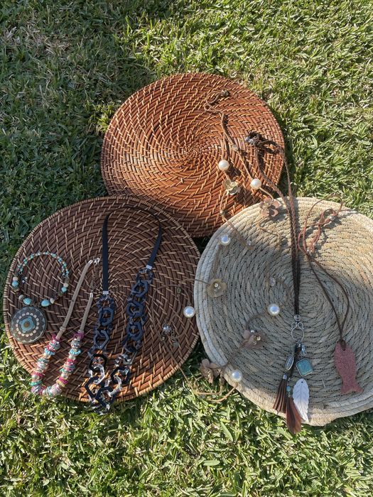 Colares variados coloridos