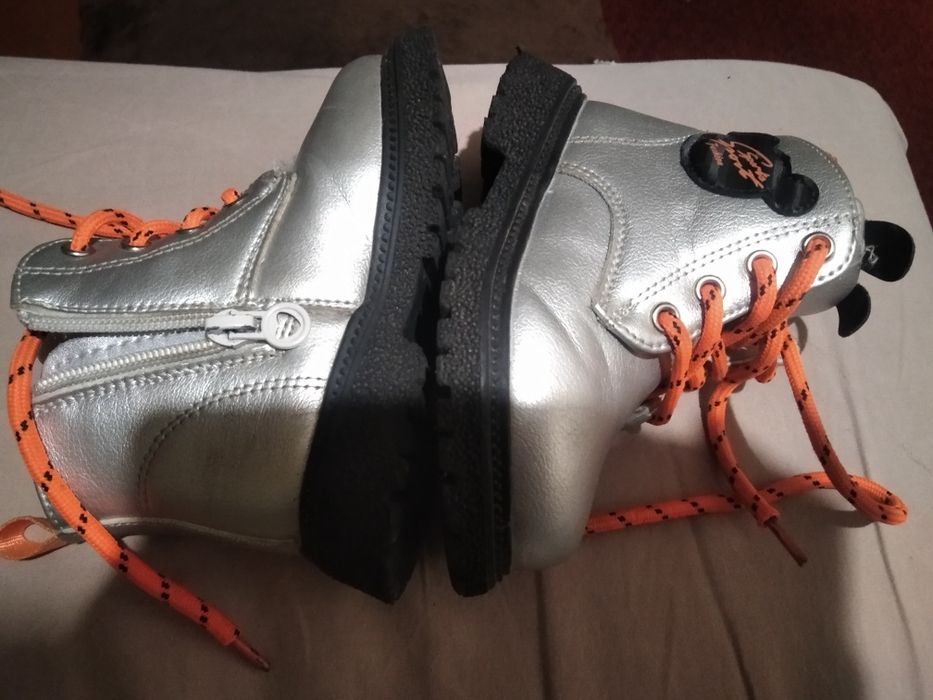 Продам дитячі осінь весна ботінки 23 розмір