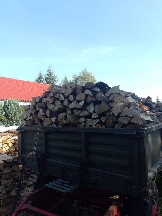 Drewno sosna sucha połupana gotowa do pieca