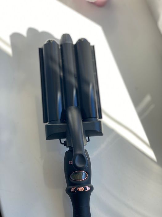 Професійна трійна плойка Amika для хвиль (Beach Waves) — хороший  стан