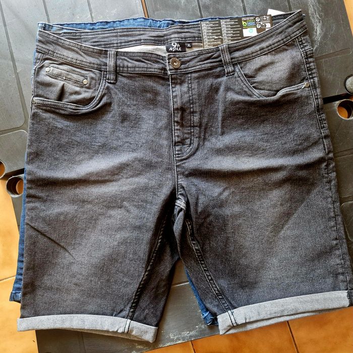 Calções bermudas de ganga novas xxl
Xl. Xxl
N 48. N 50. N 52
Fabricado