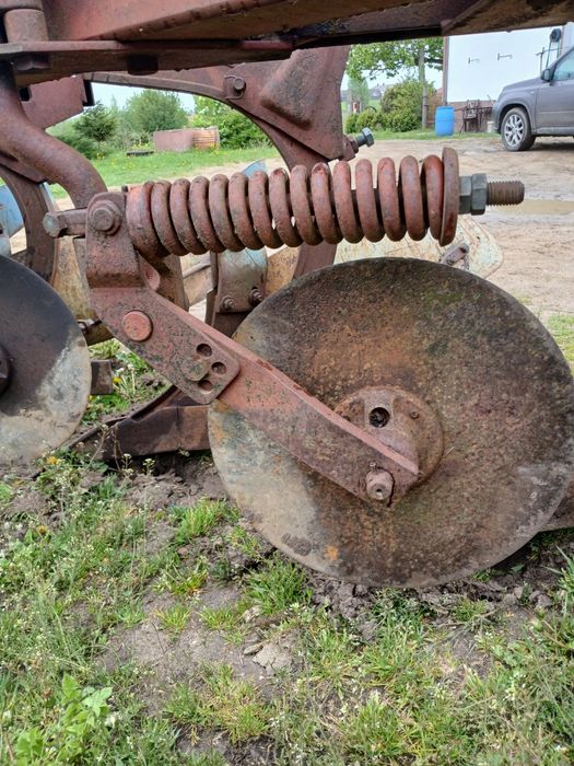Pług czteroskibowy overum C487 hydrauliczny