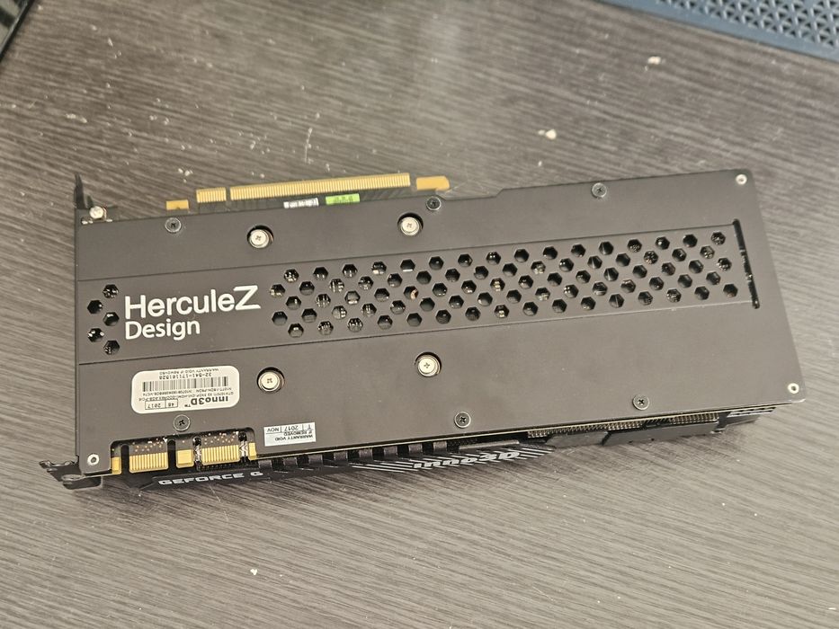 Placa Gráfica Inno3D GTX 1070 Ti 8GB Herculez Edition