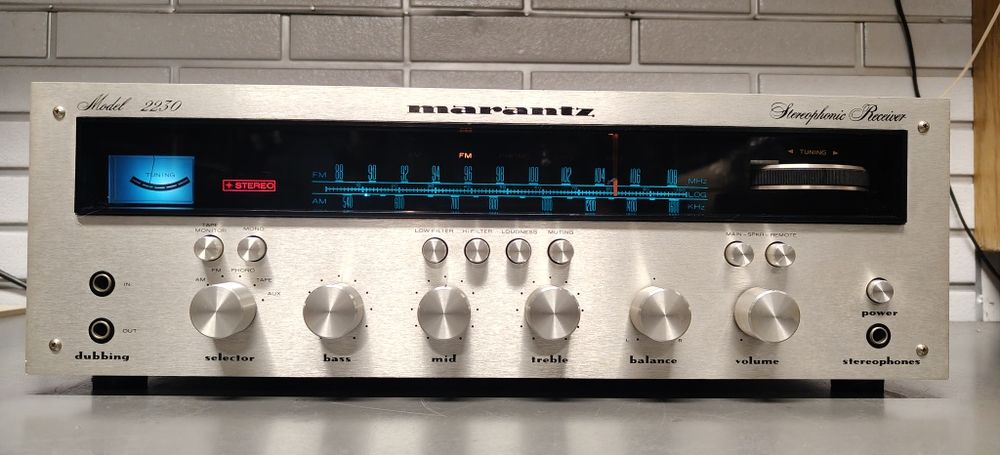 Amplituner MARANTZ 2230. Vintage