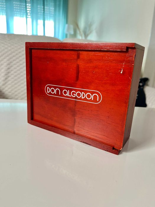 Pequena caixa de madeira Don Algodón