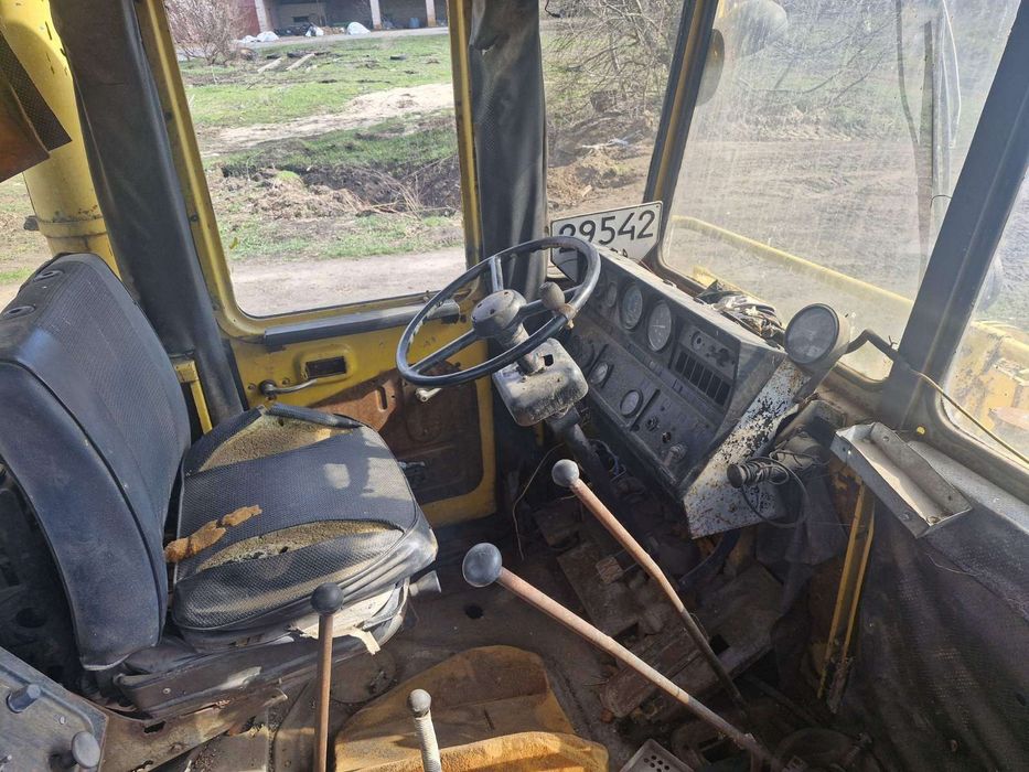 Фронтальний навантажувач К-702, погрузчик КІРОВЕЦЬ, К-700, з лопатою