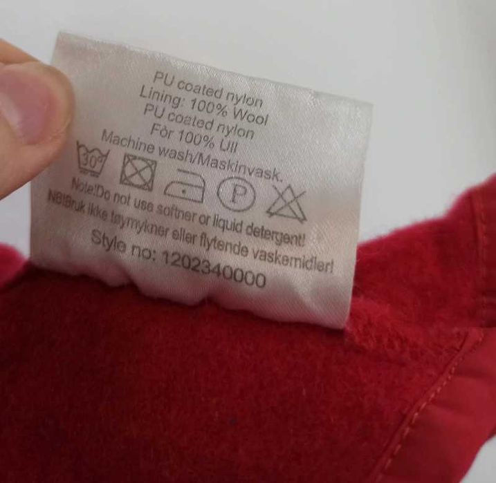 Wełniana czerwona kominiarka 49/50 Troll czapka zimowa 2 lata 3 lata