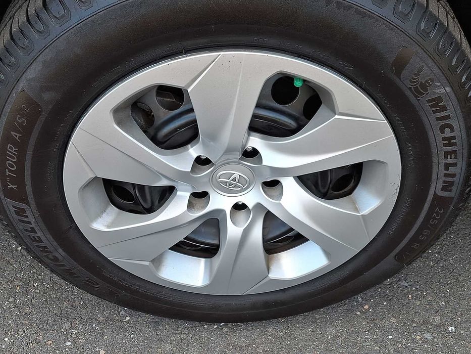 Toyota RAV4      2021