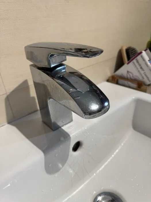 Umywalka Koło z baterią