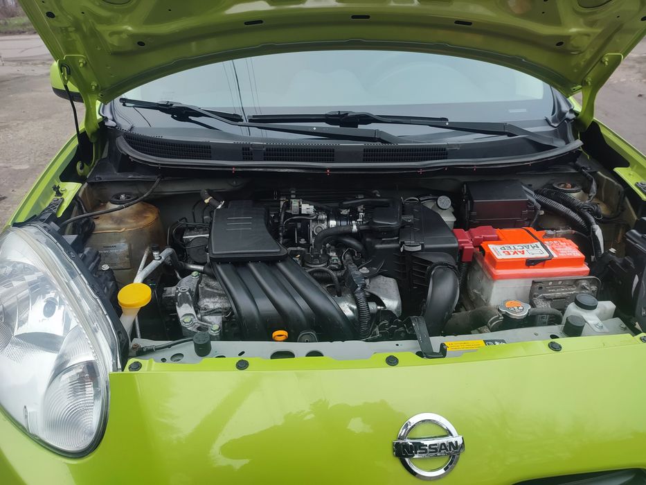 НИССАН МИКРА 2013г АВТОМАТ авто в отличном состоянии.