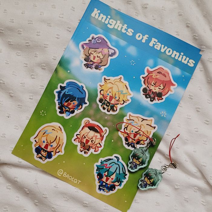 2 breloczki + sticker sheet