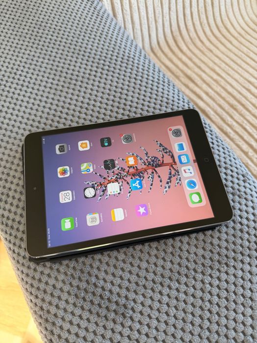 Idealny iPad mini 2 32 GB CELLULAR SPACE GRAY w bardzo dobrym stanie!