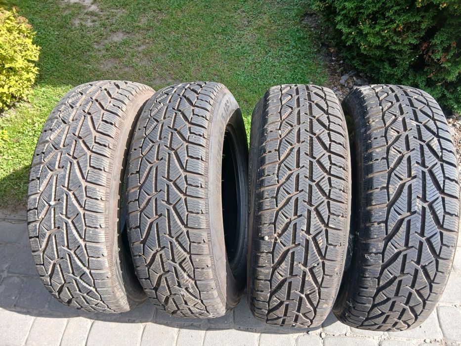 Sprzedam opony Kormoran SNOW całoroczne 215/70 R 16