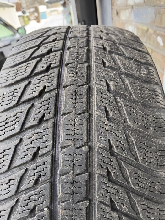 Шини Nokian 275/45 R21