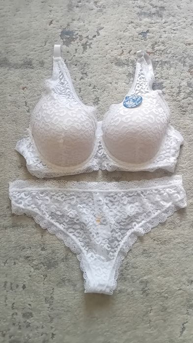 Stringi koronka nowe