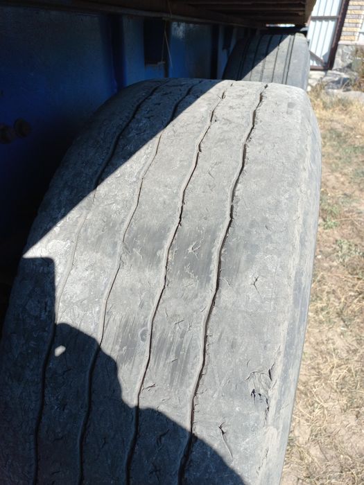 Напів-причіп контейнеровоз