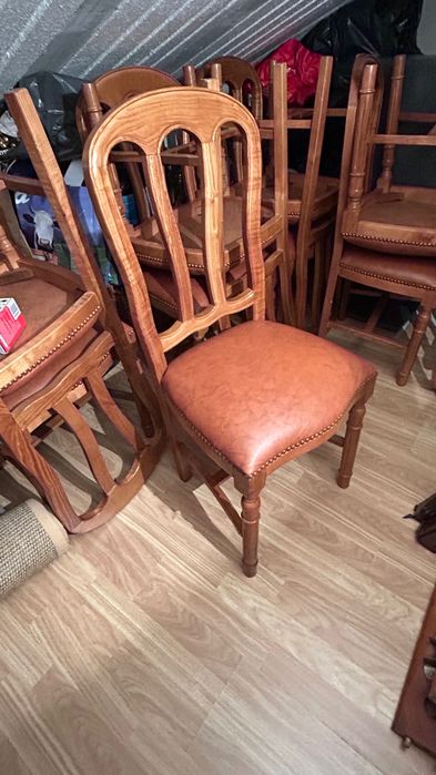 10 Cadeiras de Sala de Jantar – Bom Estado