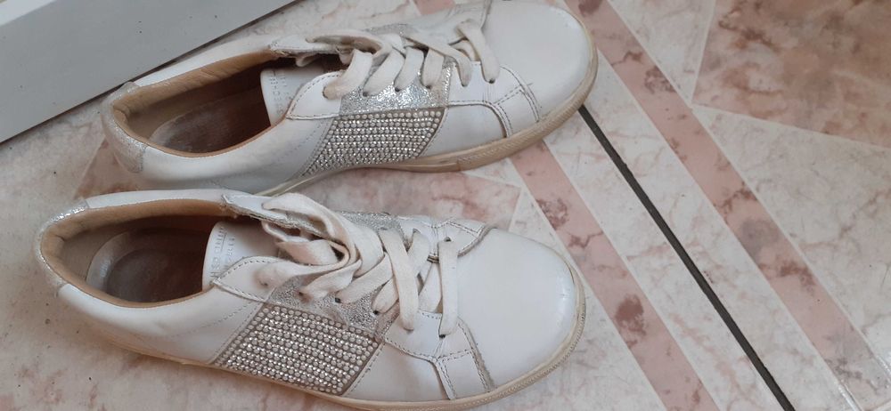 Buty sneakers rozmiar 37 z cekinami