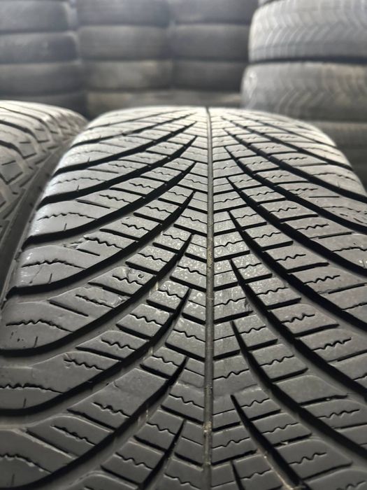 Автошини зимові GOOD YEAR 235/55/17 (2шт) Резина,Колеса,Гума,Скати,