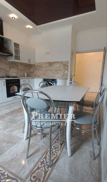 2-х кімнатна квартира в Престижному районі міста/червона цегла