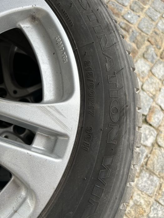3 jantes mercedes com pneus