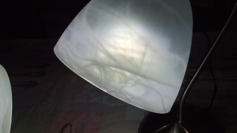 Elegantes e invulgares candeeiros p/ secretária e mesinha de cabeceira