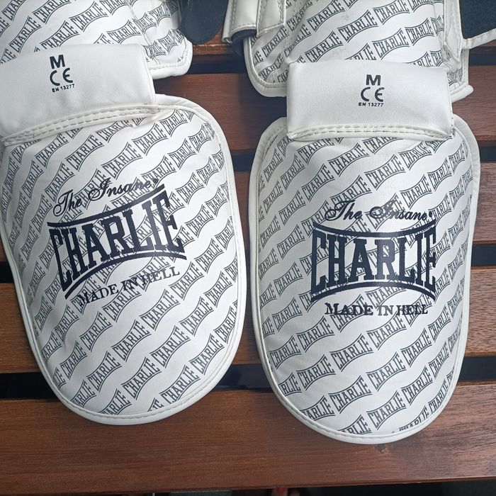 Caneleiras Charlie Muay Thai