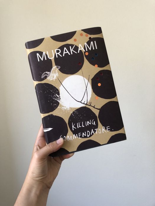 Livro em inglês - Killing Commendatore