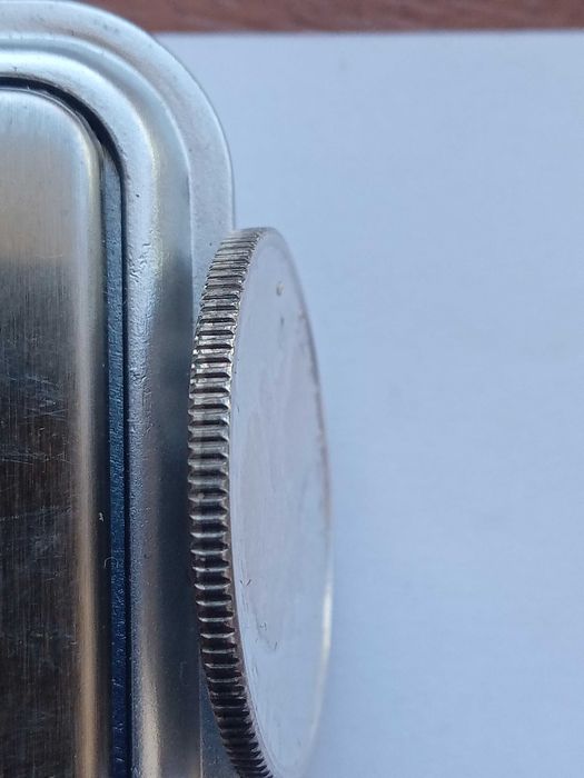 Срібна монета США 25 центів.