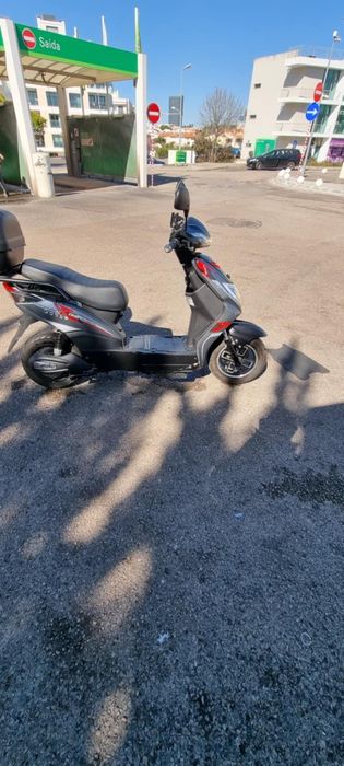 Moto scooter elétrica